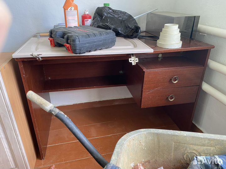 Письменный стол