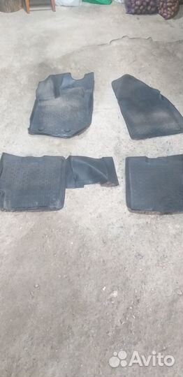 Коврики резиновые на Рено аркана