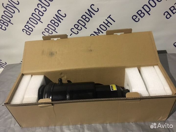 Амортизатор передний Lexus LS460 задний привод