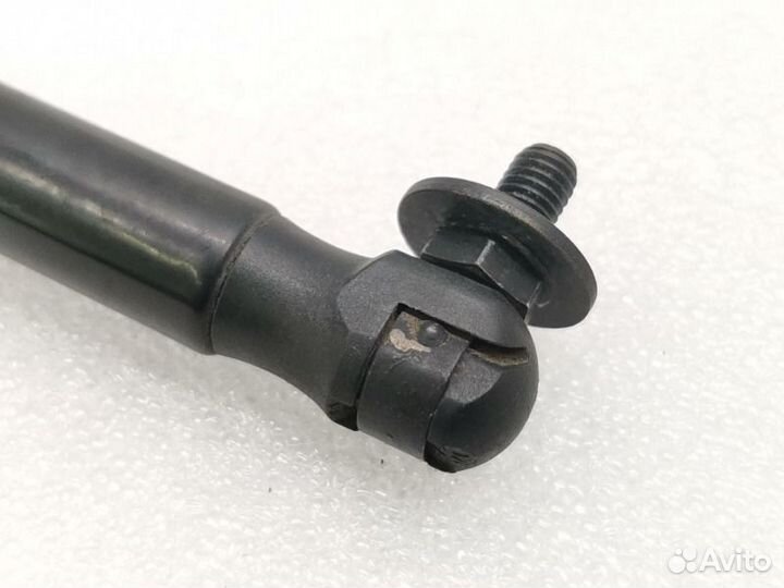 Амортизатор двери багажника Skoda Octavia A7 cjza