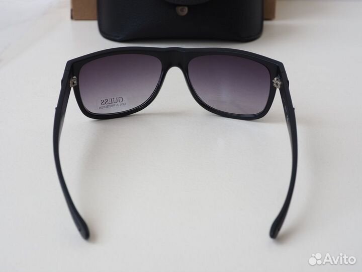 Очки солнцезащитные Guess новые