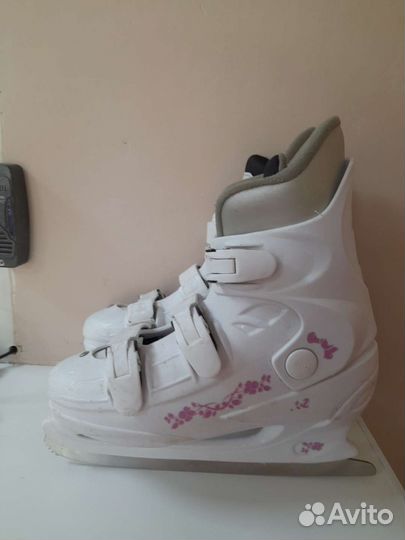 Коньки фигурные женские