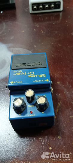 Гитарные педали эффектов boss blues driver