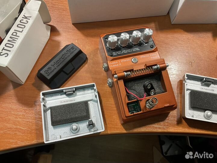 Комплект из двух педалей звуковых эффектов
