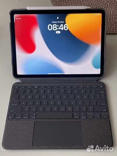 Чехол-клавиатура logitech combo touch для iPad air