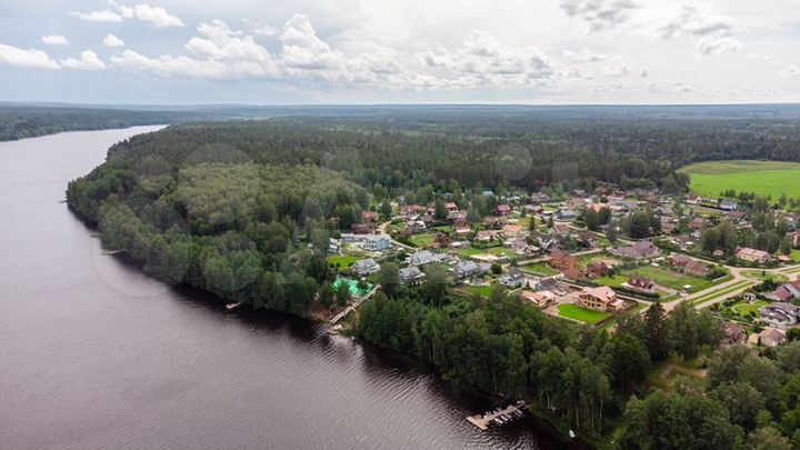 Дом 262 м² на участке 20,7 сот.