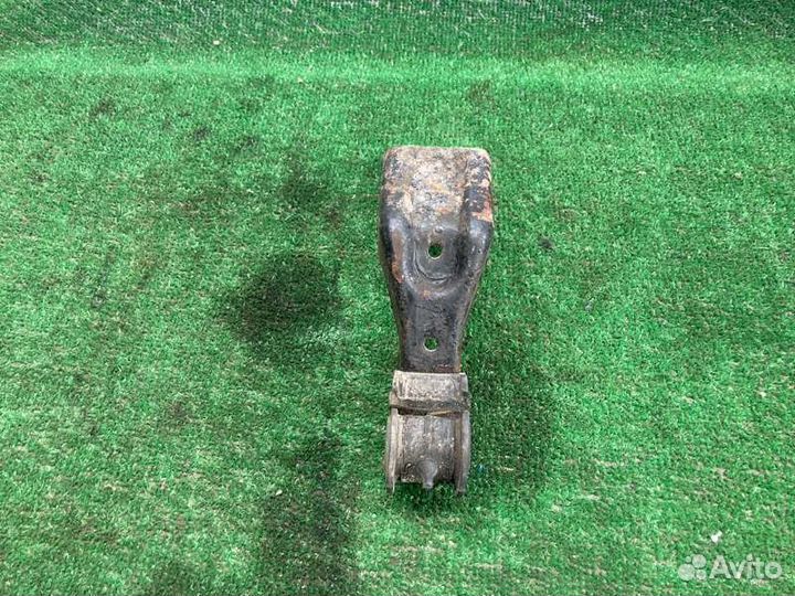 Кронштейн крепления передний Peugeot 407 седан