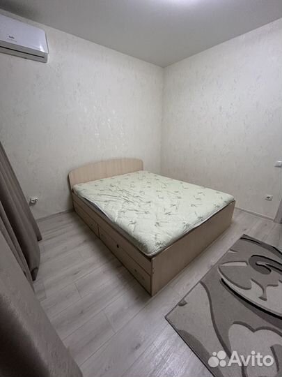 Кровать двухспальная 160 200