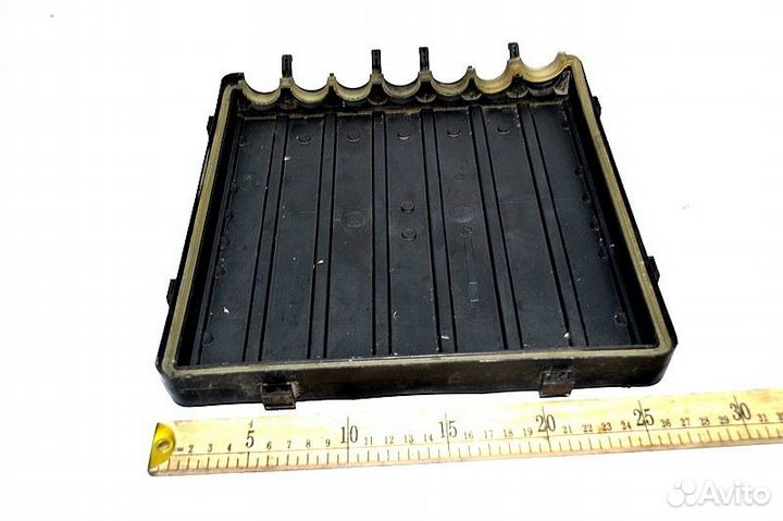 Крышка отделения для жгутов проводов кабины merced