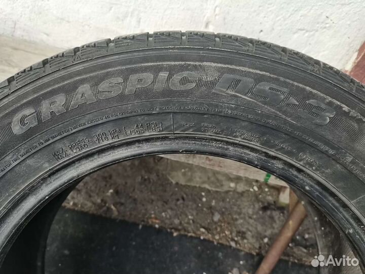 Dunlop Graspic DS3 215/60 R17 96Q