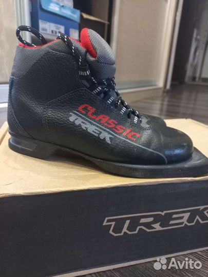 Лыжные ботинки