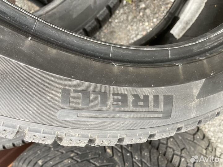 Pirelli Ice Zero 295/40 R21 111H