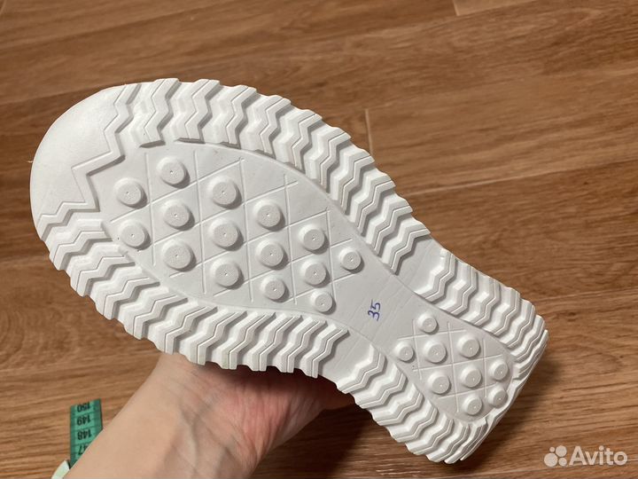 Кроссовки 35 размер