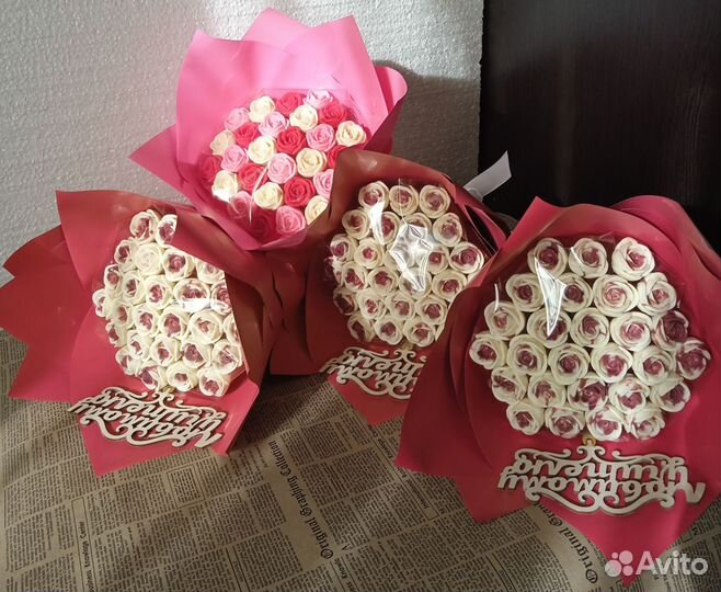 Букет шоколадных роз цветов сладкий на выпускной