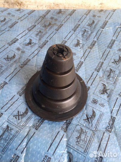 Опора задней пружины верхняя Lexus Lx450D 4.5 2018