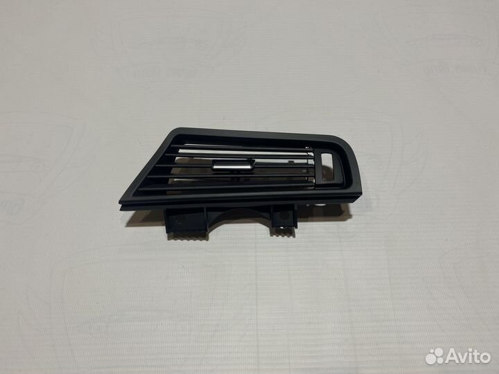 Решетки воздуховода правый черный BMW F10 F 11 F18