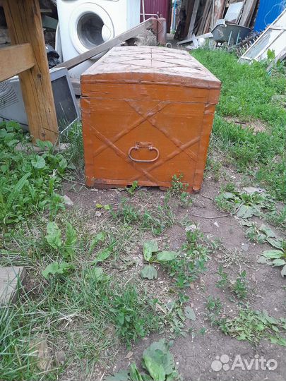 Сундук деревянный