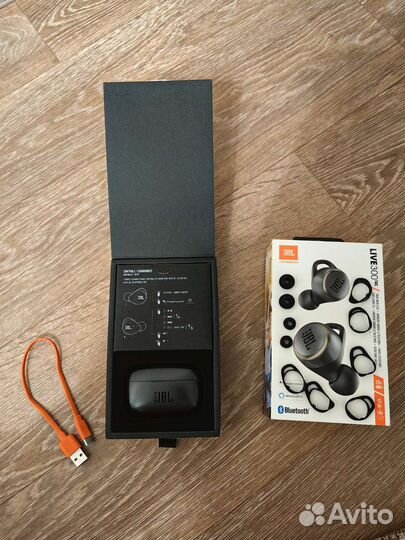 Беспроводные наушники JBL live 300 tws