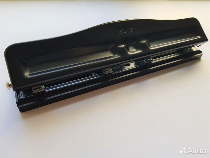 Дырокол на 2-3-4 отверстия Kw-Trio