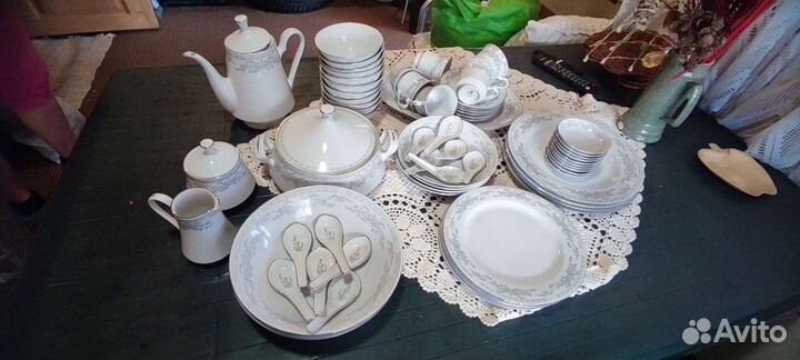 Набор столовой посуды новый