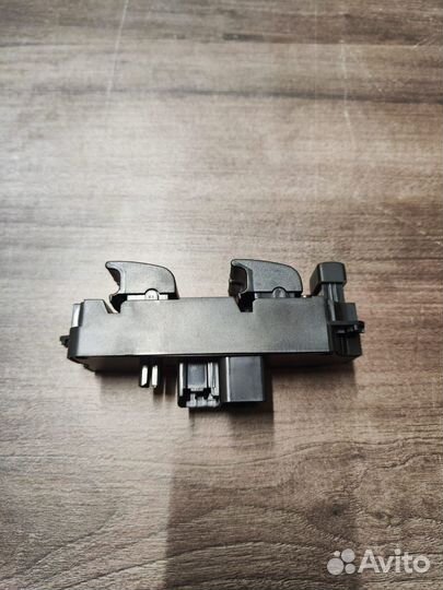 Блок управления стеклоподъемниками Mazda 3