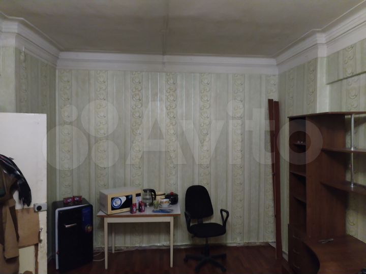 Комната 23 м² в 4-к., 1/3 эт.