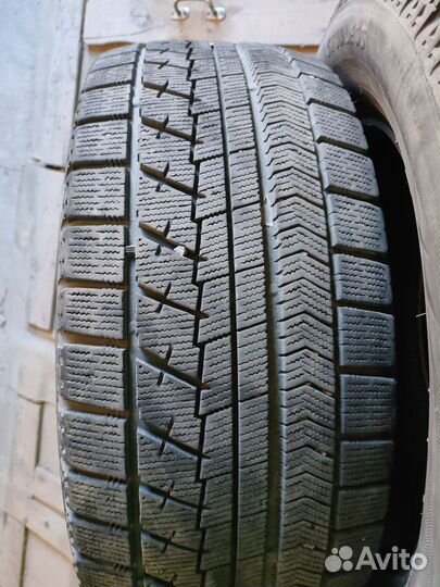 Bridgestone Blizzak VRX 235/55 R17