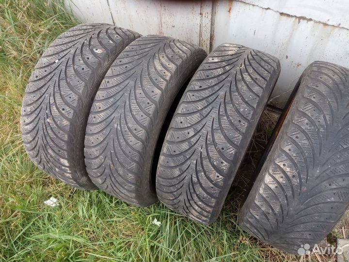 Bridgestone Blizzak Revo1 205/65 R16 21R