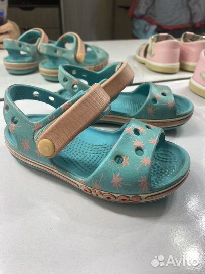 Тапочки Crocs c7 для девочки + сандалии 22 размер