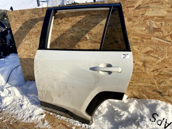 Дверь пассажирская задняя левая Тойота рав 4 50