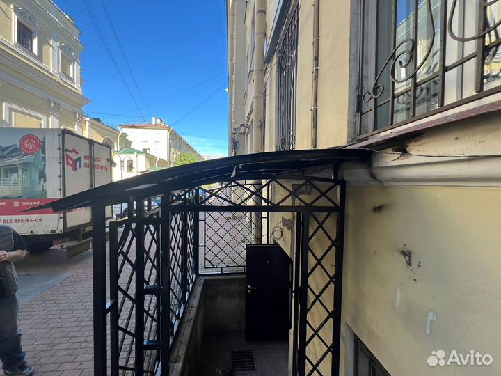 Навес над крыльцом