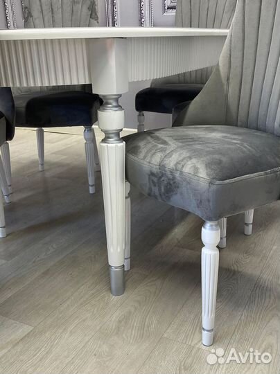 Комплект стол и стулья. В наличии