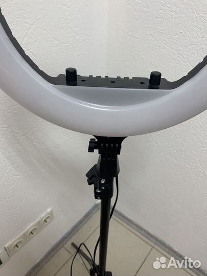 Кольцевая лампа 36 см со штативом