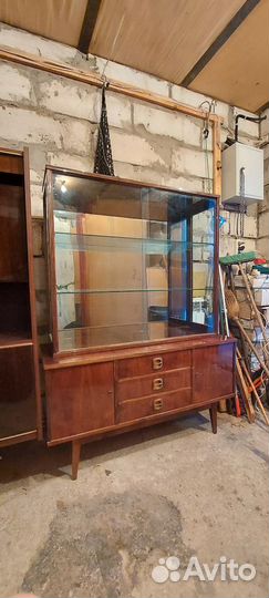 Горка витрина Деж