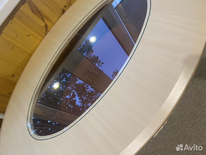 Продается стол