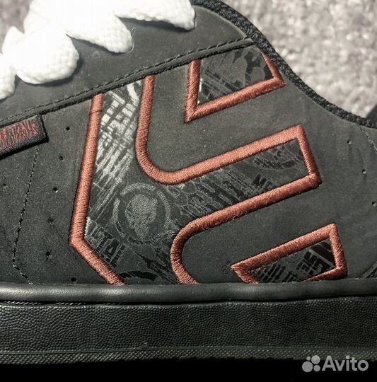 Etnies metal mulisha dc shoes osiris vans circa