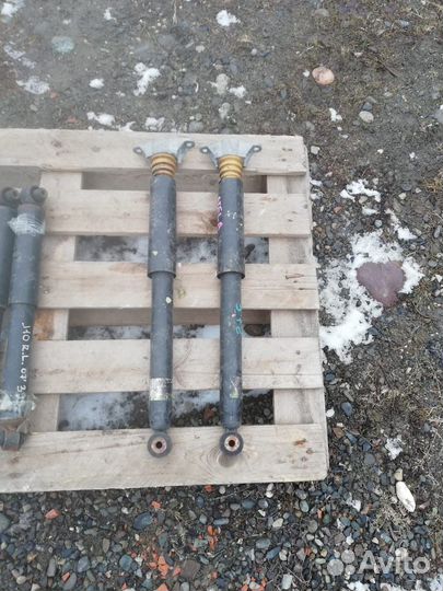 Амортизатор задний mazda 3 bl