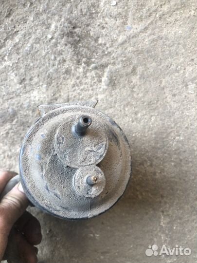 Абсорбер toyota corolla 1989г