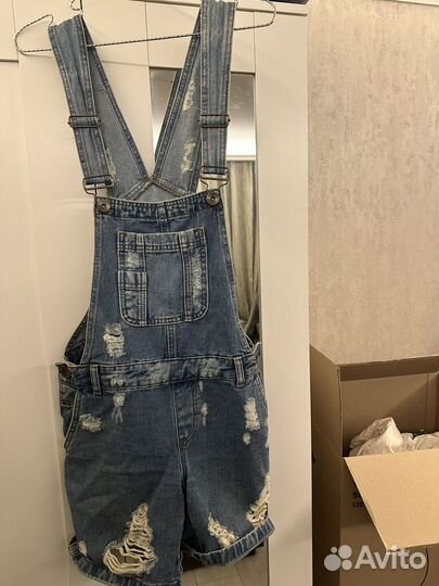 Джинсовый комбинезон ASOS