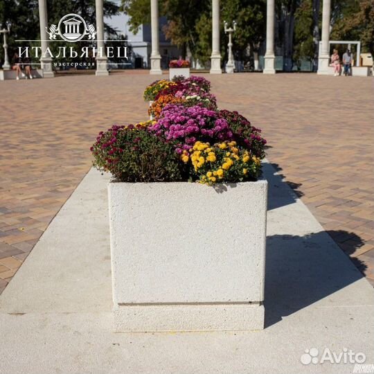 Уличные вазоны не требуют окрашивания