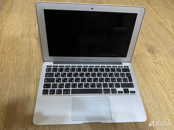 Apple MacBook Air 11-inch, Mid 2012