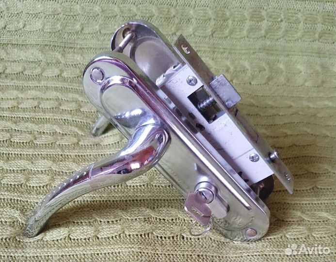 Замок врезной