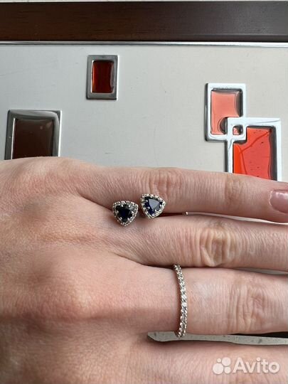 Золотые серьги с сапфирами