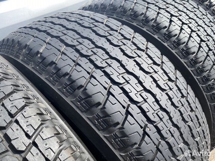 Bridgestone Dueler H/T 275/65 R17