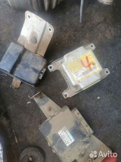 Блоки митсубиси ланцер 7 99г