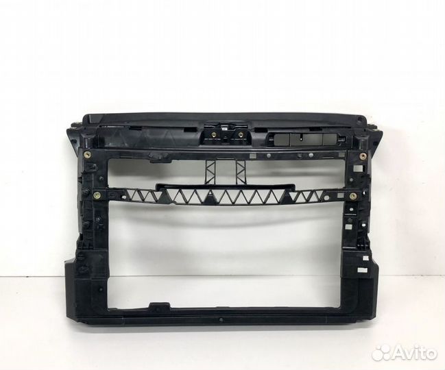 Рамка радиатора Volkswagen Polo Sed RUS 2011