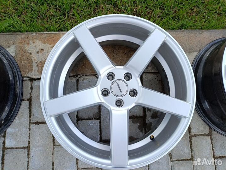 Диски R18 Vossen 5х100