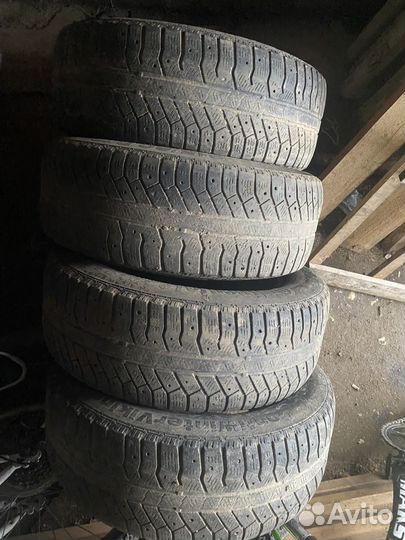 Continental ContiVikingContact 2 215/60 R16