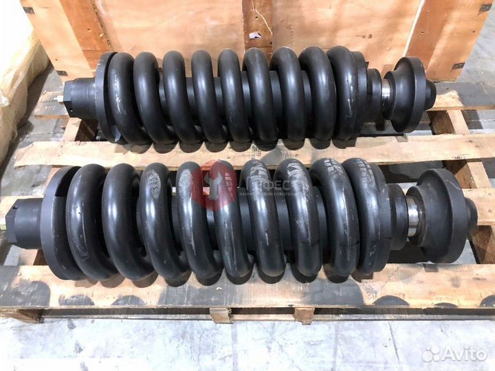 Натяжитель гусеницы Hyundai R260LC-9 81N7-15010GG