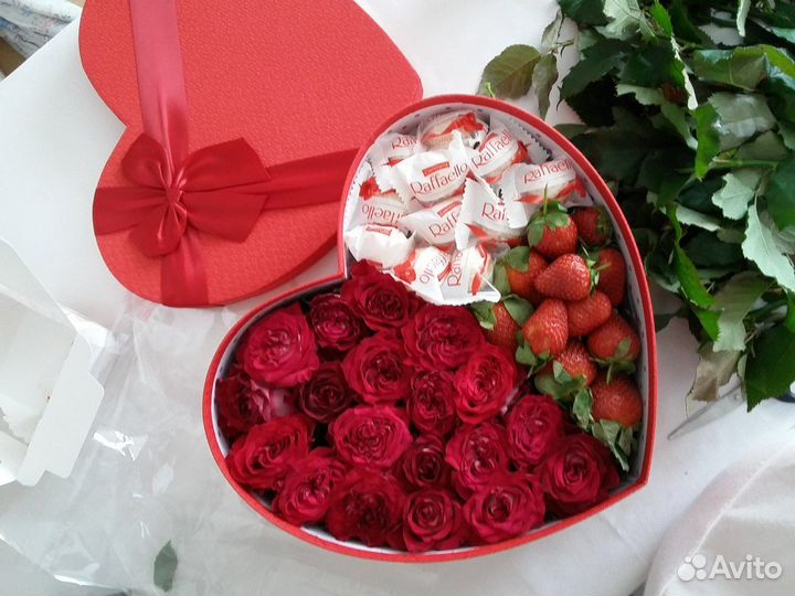 Шикарные букеты из клубники в шоколаде